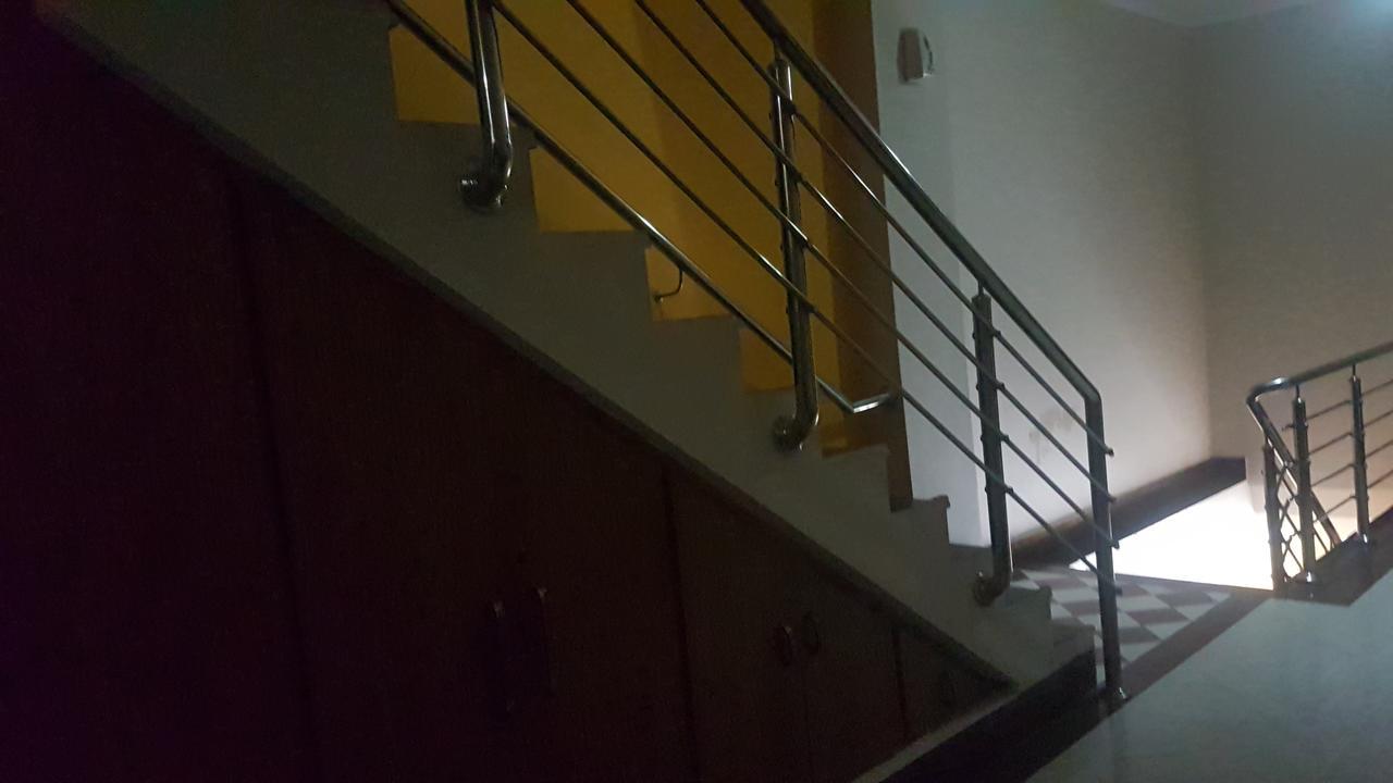 มิดทาวน์ โฮเทล Hotel ราวัลปินดี ภายนอก รูปภาพ
