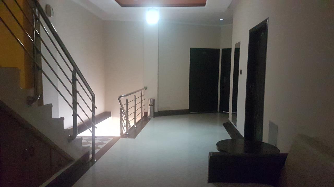 มิดทาวน์ โฮเทล Hotel ราวัลปินดี ภายนอก รูปภาพ